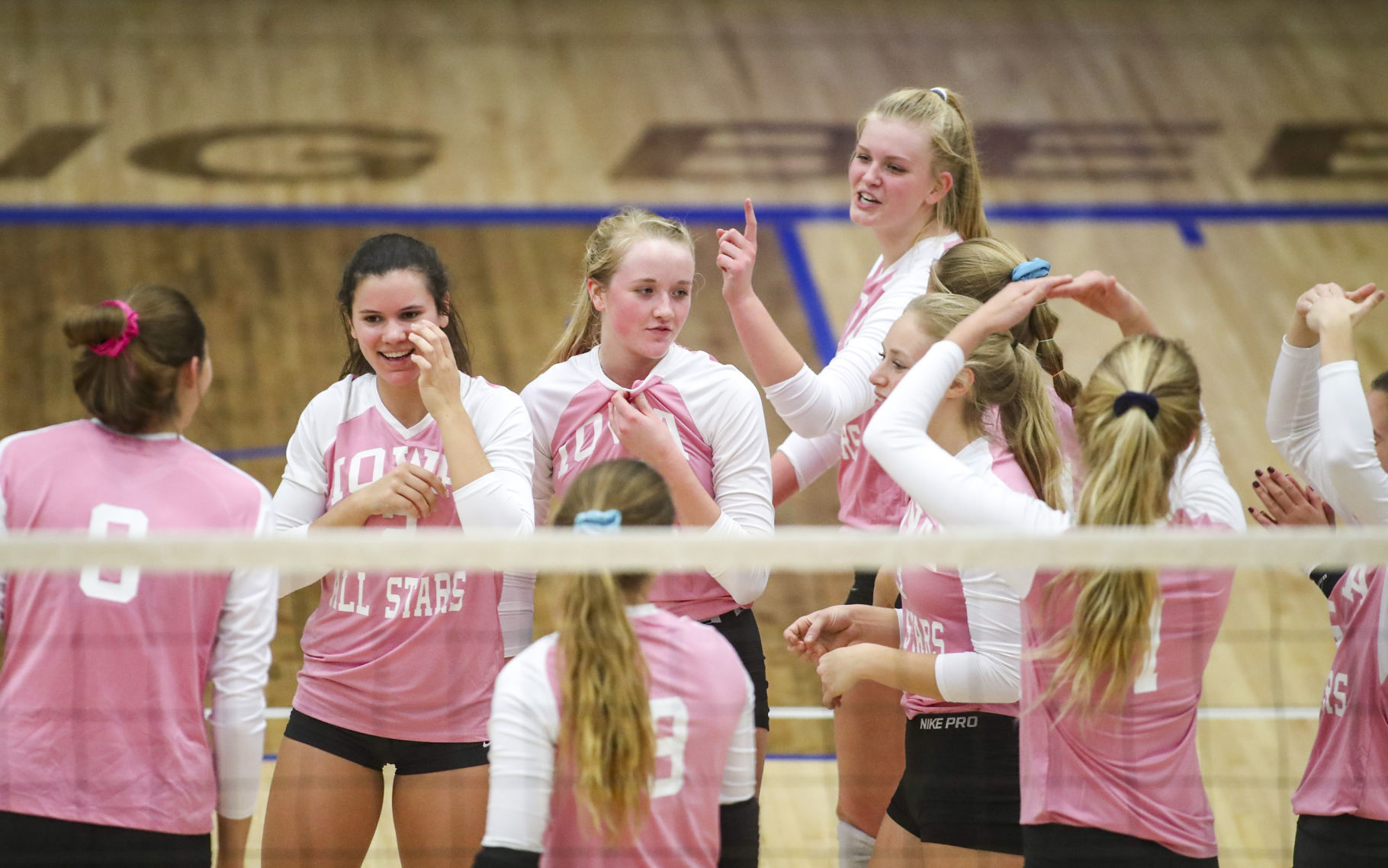 111918-volleyball-002